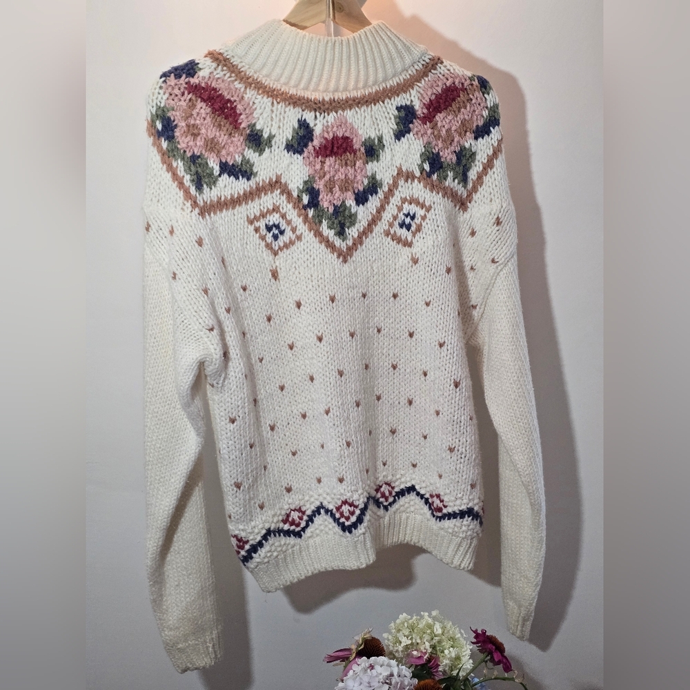 Chic Floral Patterned Women's Sweater - Cream and Pink